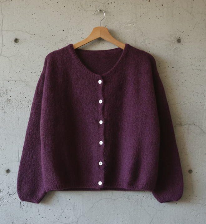 Gilet cardigan prune aubergine réversible mohair col rond 6 boutons nacrés