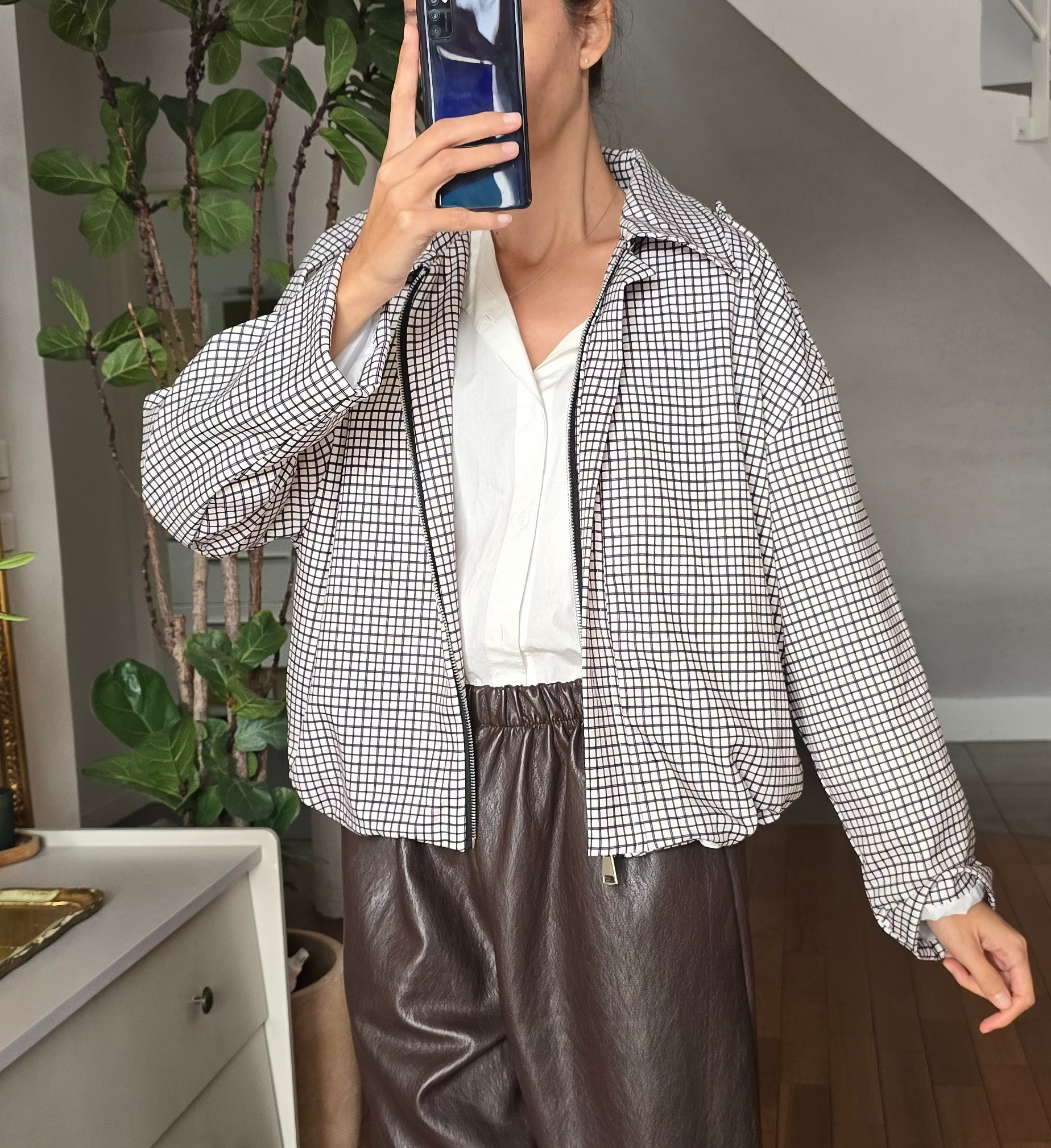 Veste zippée coupe-vent femme imprimé géométrique quadrillé noir et blanc Gabriel Firstcollection.fr 