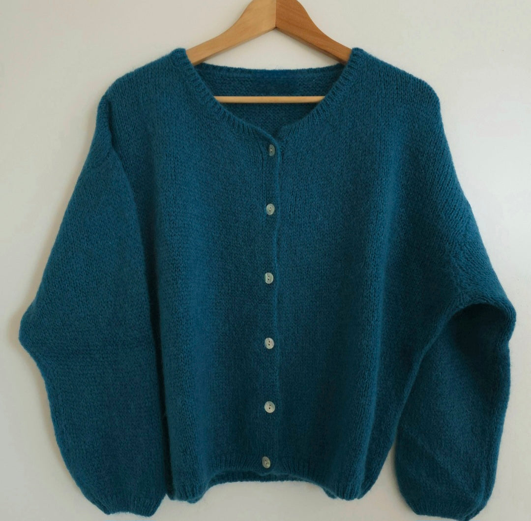 Gilet cardigan bleu canard réversible mohair col rond 6 boutons nacrés