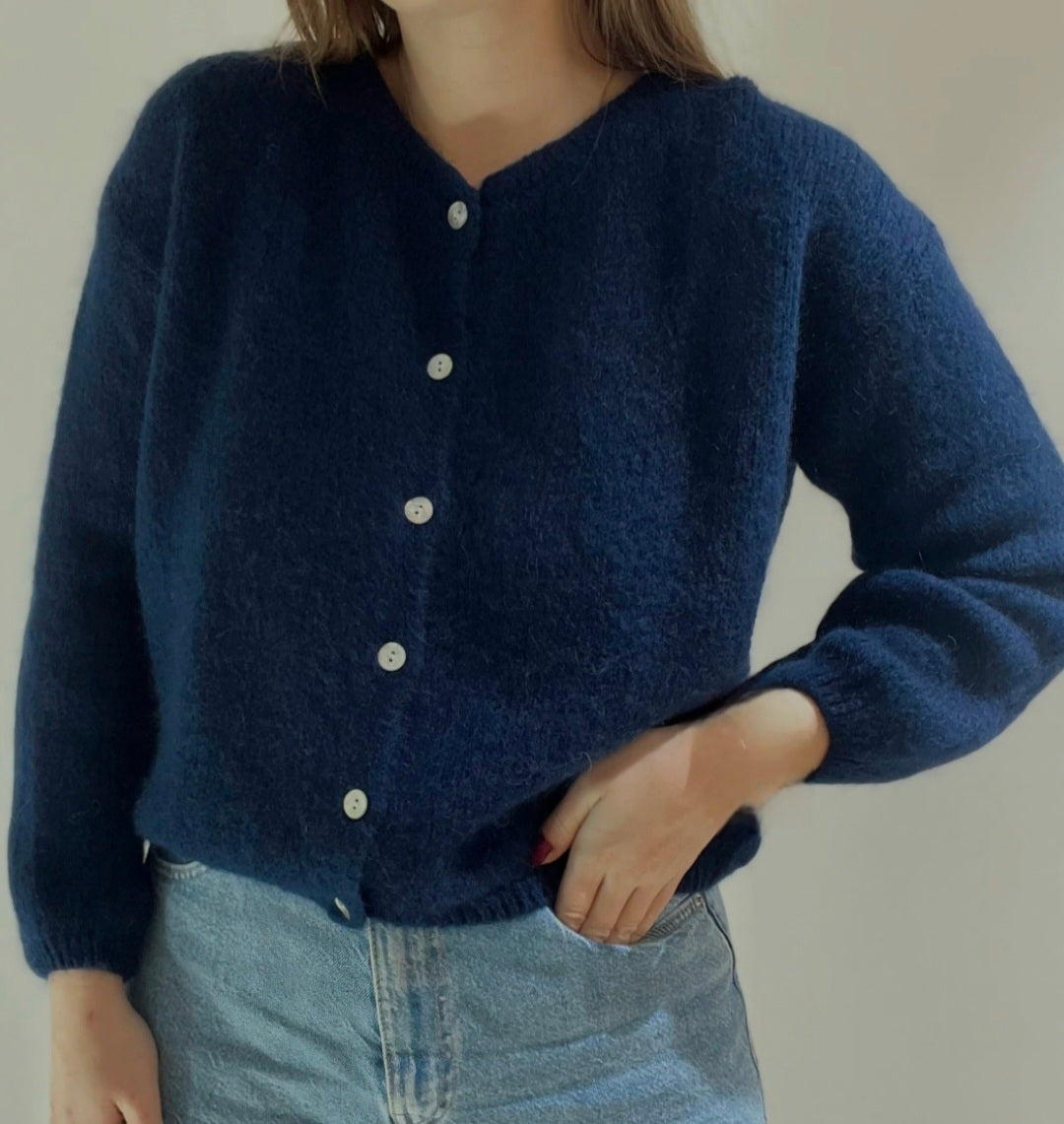 Gilet cardigan bleu marine réversible mohair col rond 6 boutons nacrés