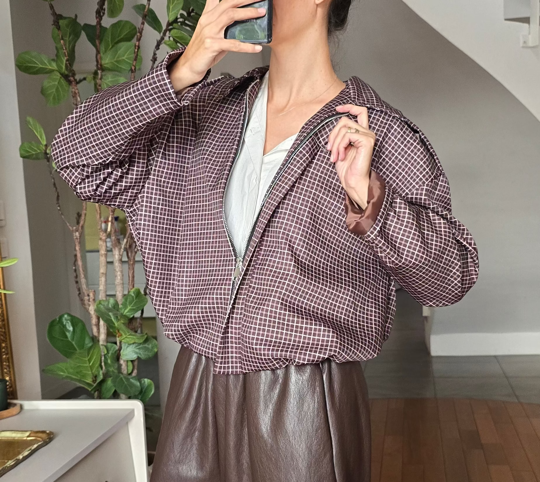 Veste zippée coupe-vent femme imprimé géométrique quadrillé chocolat et blanc Gabriel Firstcollection.fr 