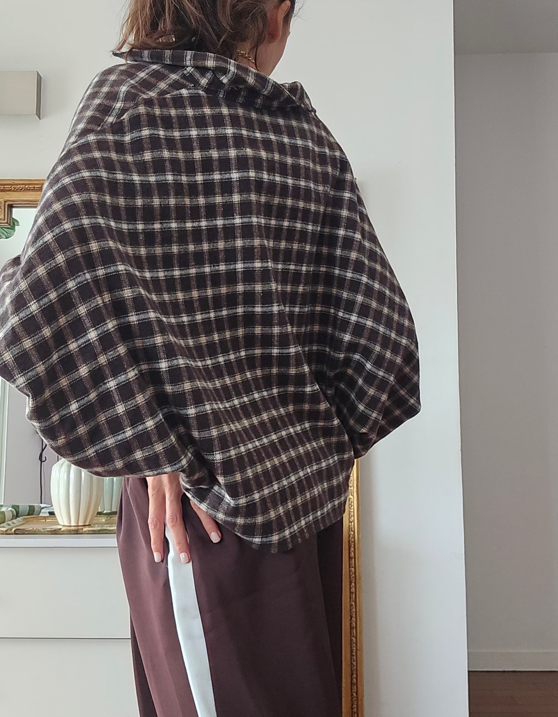 Chemise oversize femme à carreaux marron chocolat beige écru avec manches amples boufantes retroussées Victor effet flanelle Firstcollection 