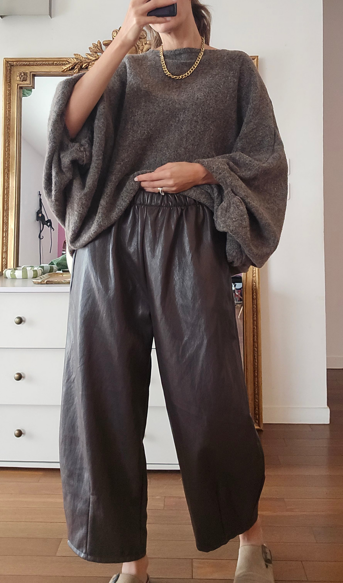 Pantalon large Lior 7/8e femme en simili cuir marron chocolat avec taille élastiquée firstcollection 