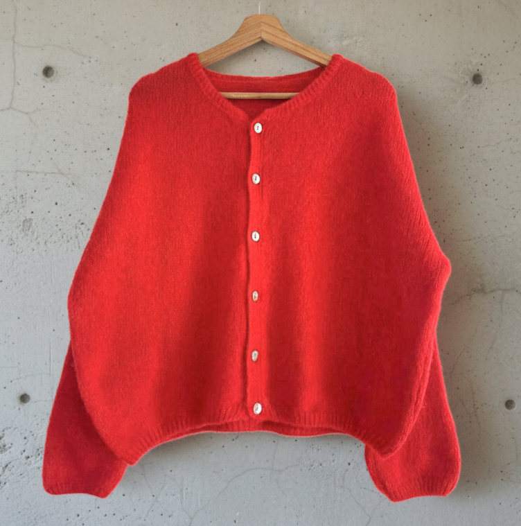 Gilet cardigan rouge réversible mohair col rond 6 boutons nacrés